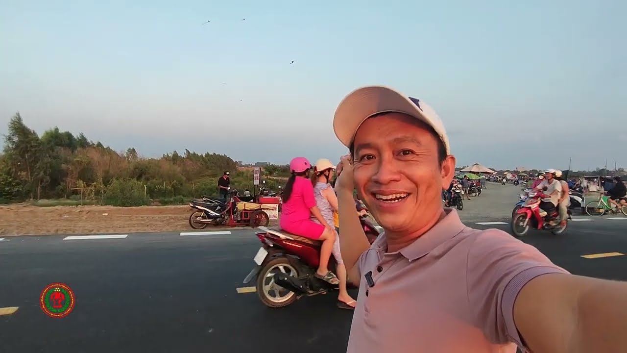 Bà Con Lên Cầu Châu Đốc Đứng Xem Hoàng Hôn Màu Hồng Tuyệt Đẹp Tại An Giang | Trần Thiện Hoá