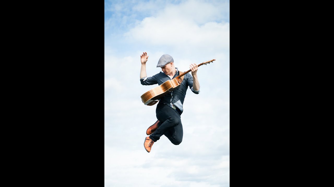 Petteri Sariola joins Vicki Genfan this week on 'Front Porch Thursday'!