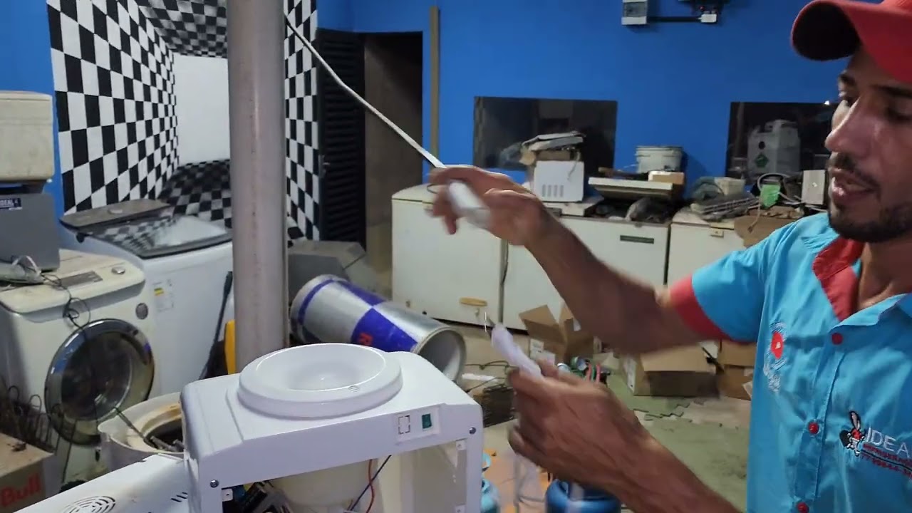 Bebedouro Eletrônico Lenoxx não gela.