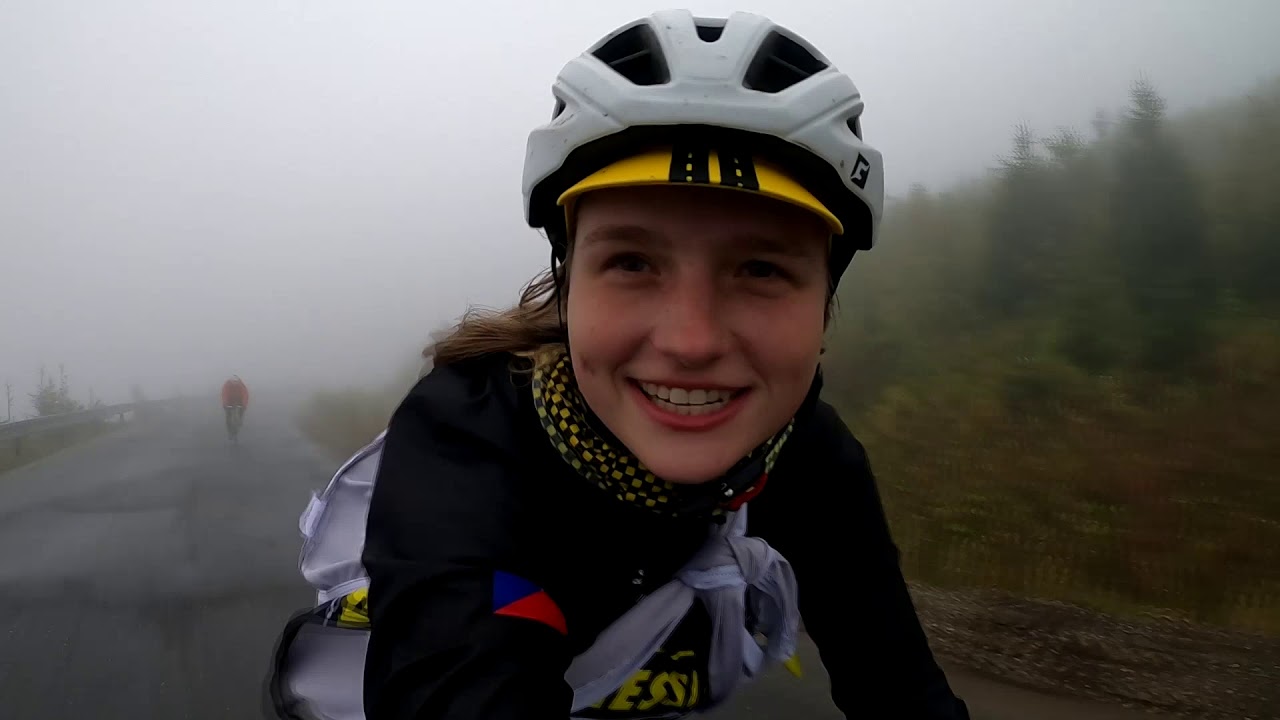 Everesting - Dlouh&eacute; str&aacute;ně