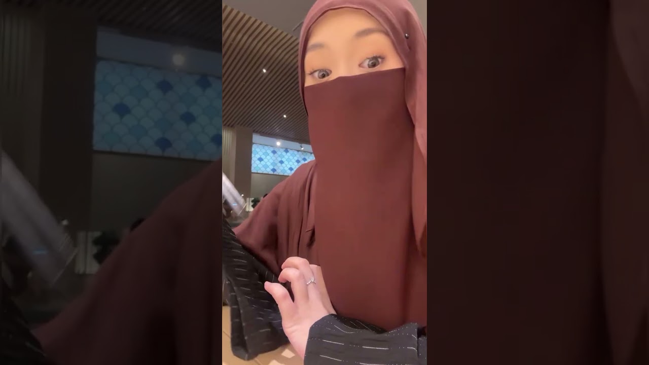 Tinandrose dinner sambil cerita awal ketemu Fiki naki