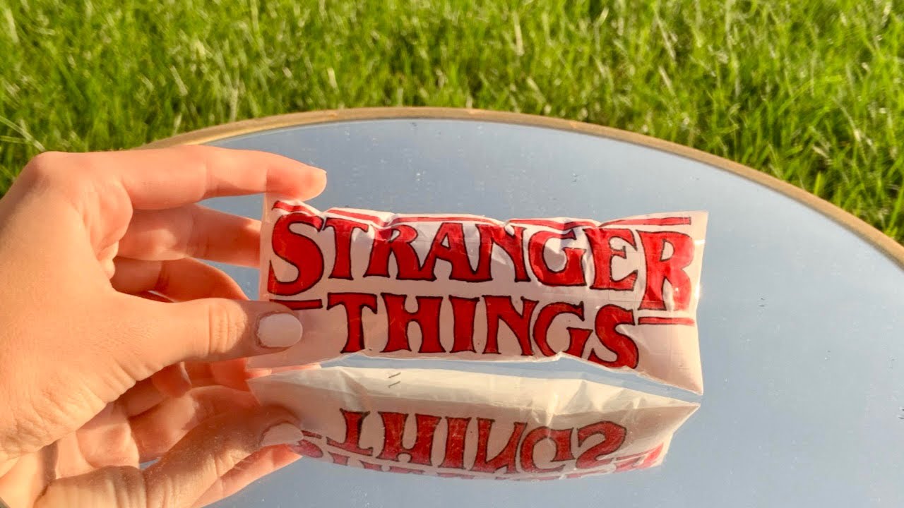How to make a Stranger Things logo paper squishy!