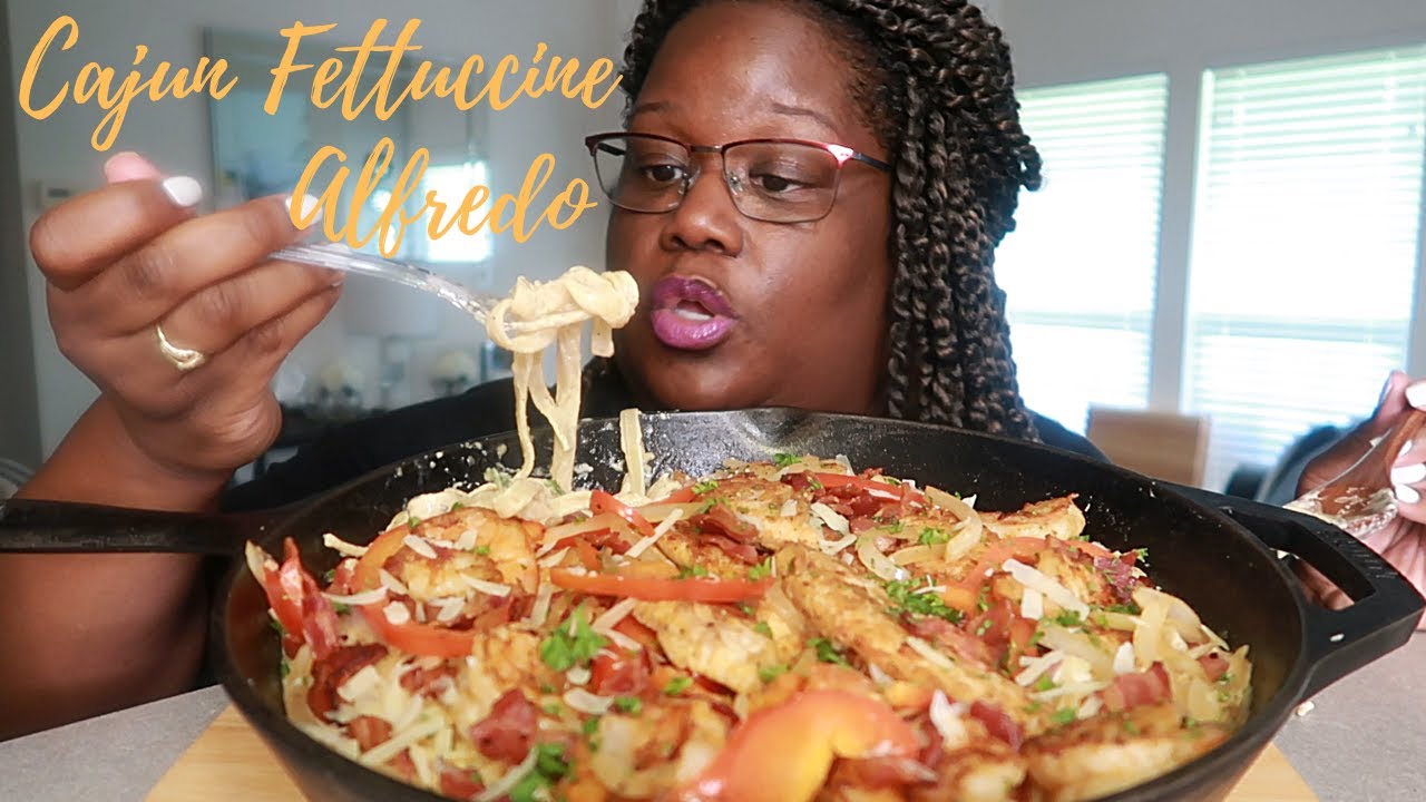 CAJUN FETTUCCINE АЛЬФРЕДО ПАСТА ШРИМП БЕКОН РЕЦЕПТ КУРИНЫ + МУКБАНГ |