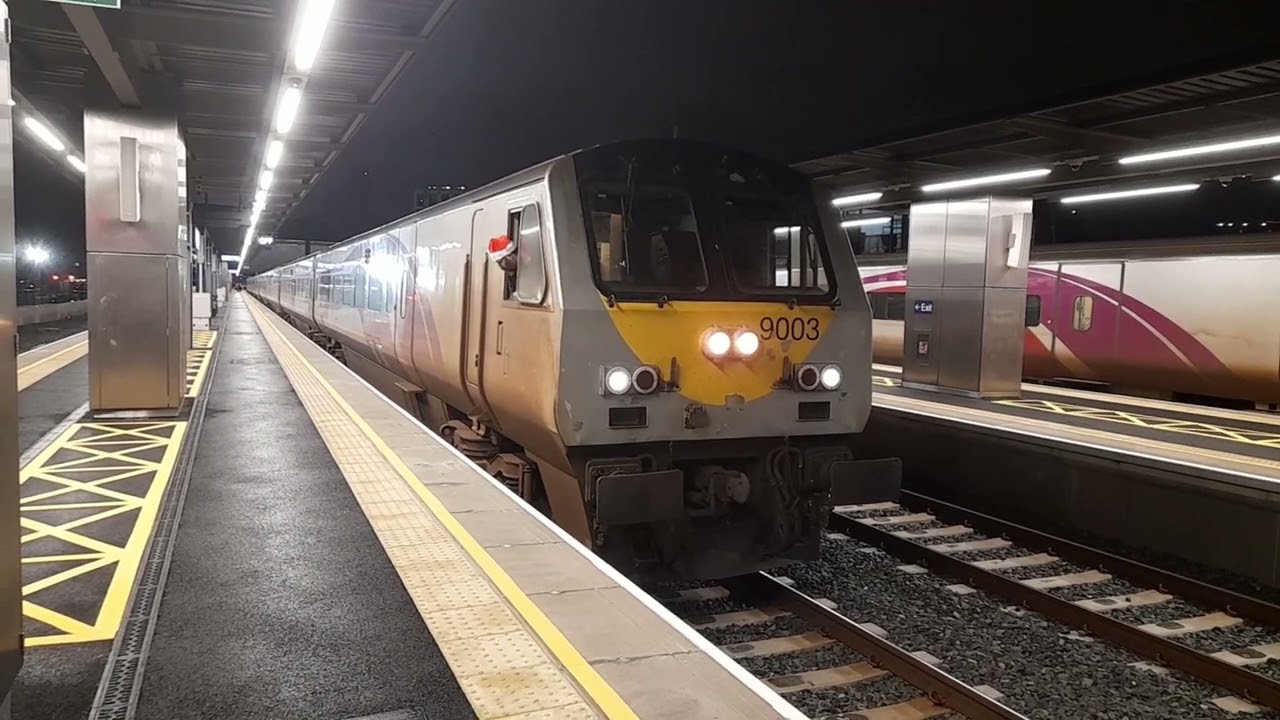 206 + 9002 & 9003 + 208 At Belfast Grand Central. 24/12/24