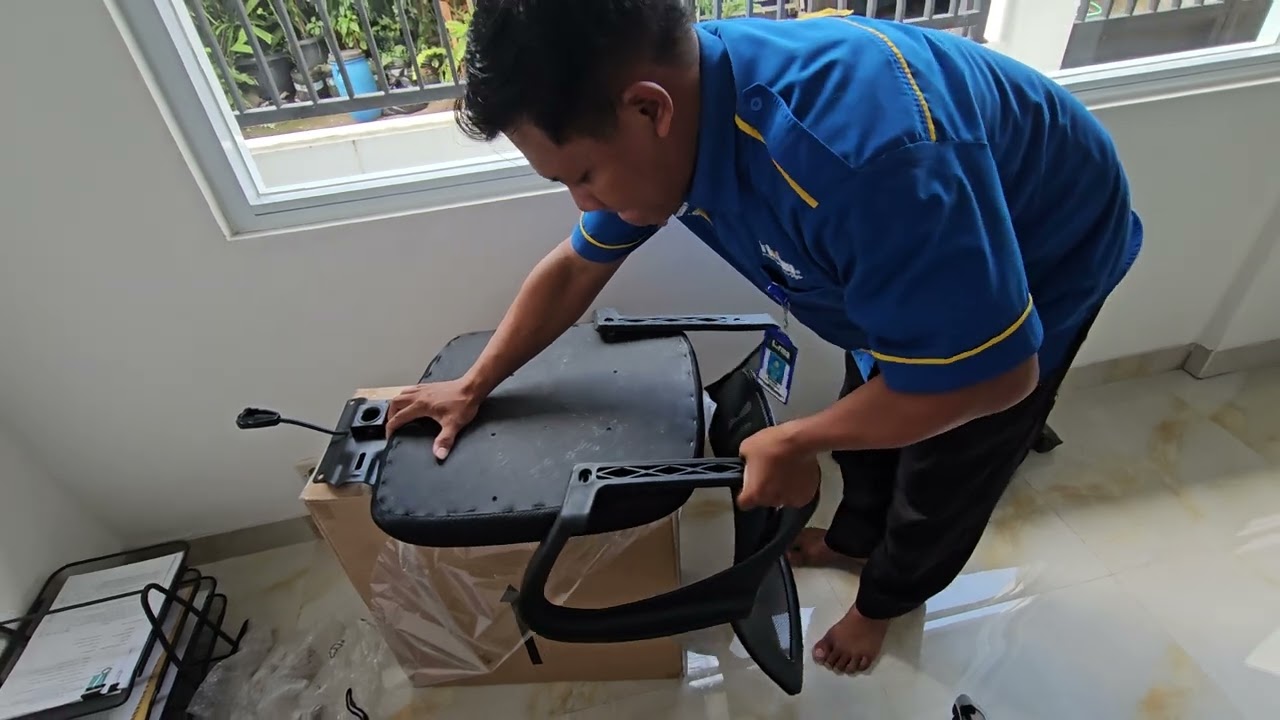 Rakit Kursi Kerja Informa