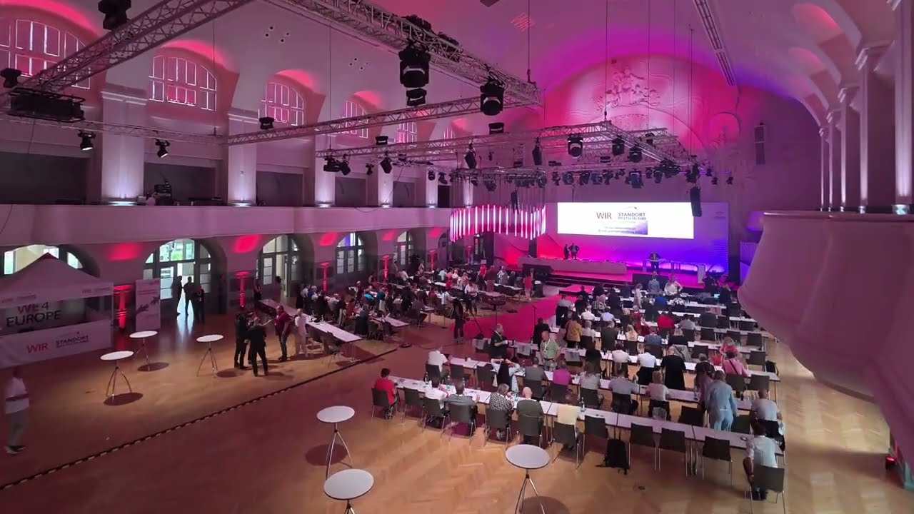 Bühnenbau & LED-Rückwand: Moderne Veranstaltungstechnik für Events