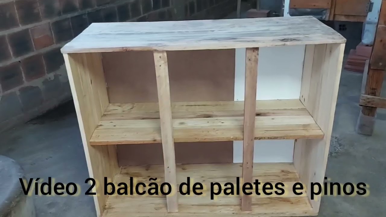 #video2 BALCÃO 3 PORTAS, PALETES, PINOS E MDF FEITO MANUALMENTE COM RECURSOS ESCARÇOS 