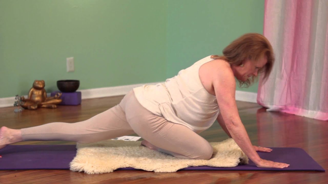 How to Stretch the Gluteus Medius : Stretching & Yoga