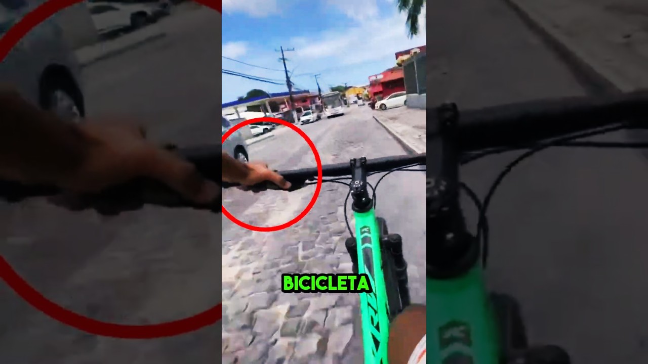 Bicicleta Sem Freio + Ladeira O Que Pode Dar Errado? 🚴😲 #curiosidades #incrivel #shorts