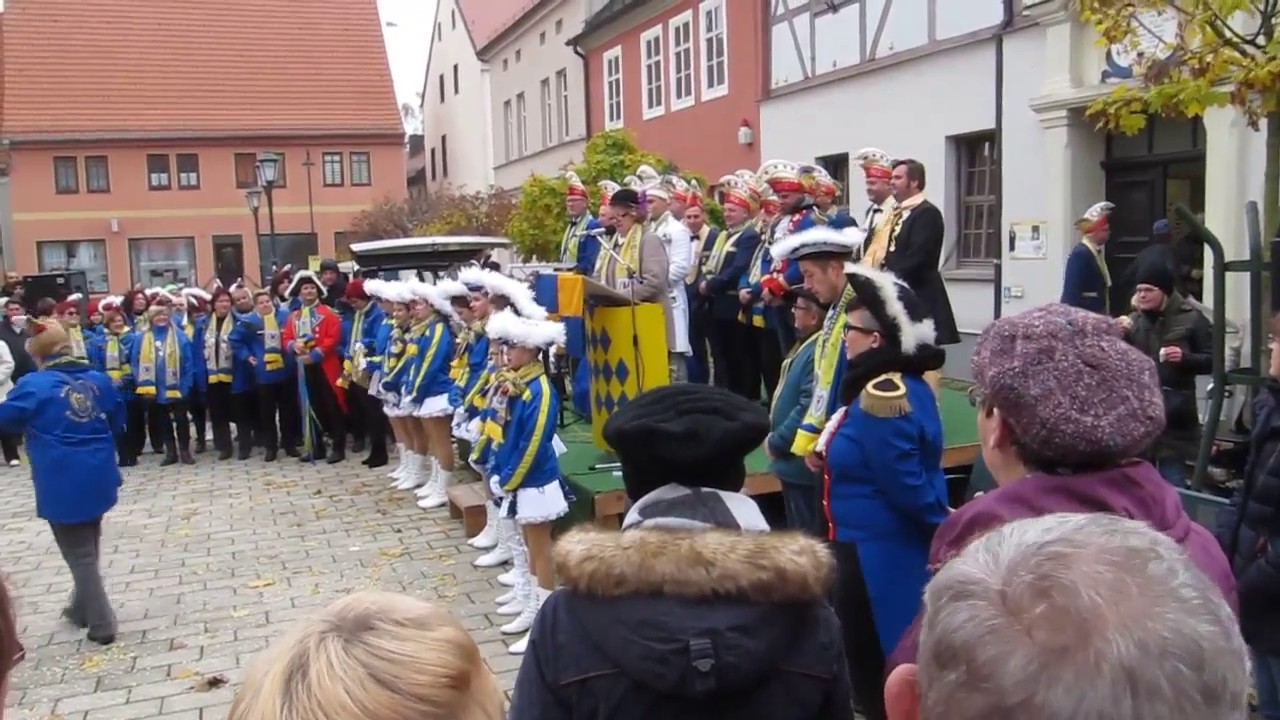 Spektakel am 11.11. auf dem Marktplatz in Gräfenhainichen  (Video)