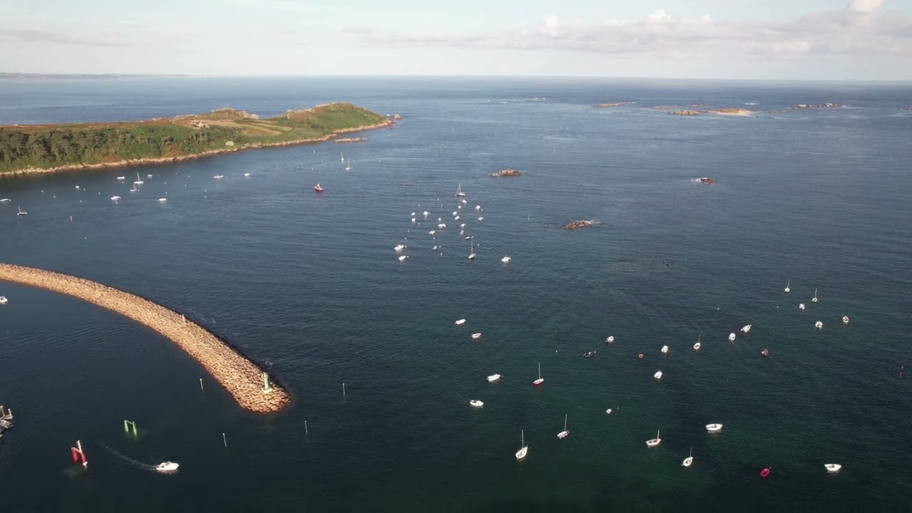 bzh peace à #trebeurden #bretagne #côtedegranitrose #cotesdarmor #drone #plage #nature #breton