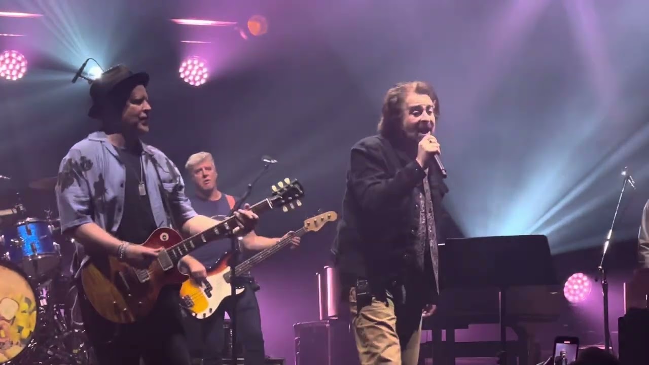 Counting Crows - "Mr Jones" - Yaamava Theater, Highland Ca (4K) August 10,2025