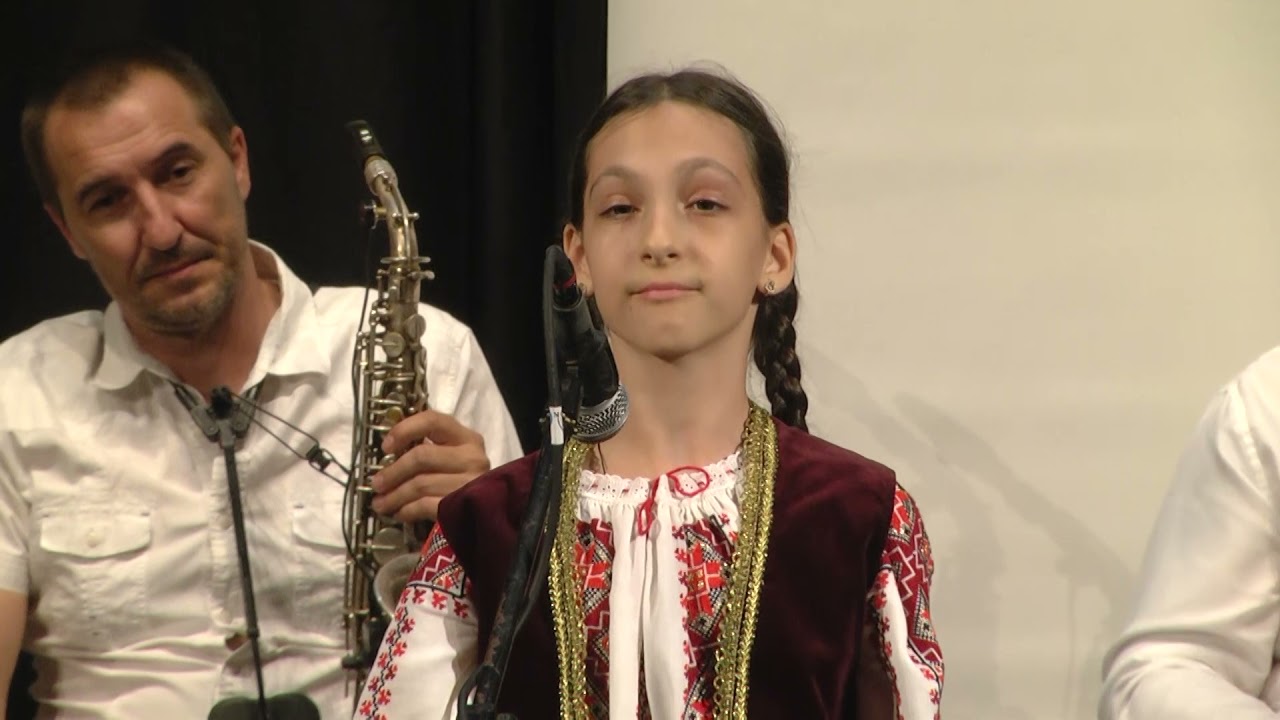 Anika Nikić - KUKURUZ KU FUAJA ÎN SUS, UORA DÎN MUSTAPIĆ