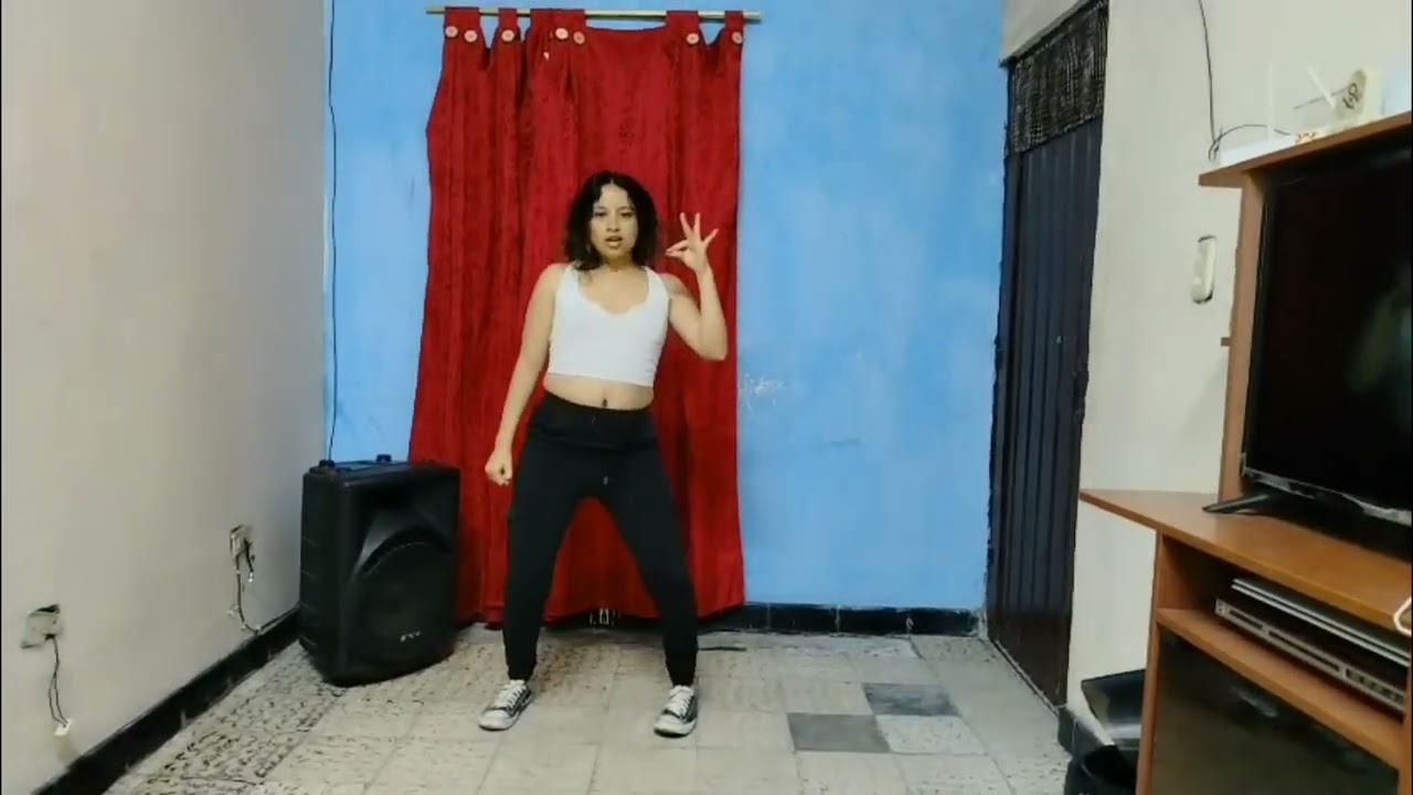 MOMOLAND  X NATTI NATASHA 'Yummy Yummy Love' Dance Cover