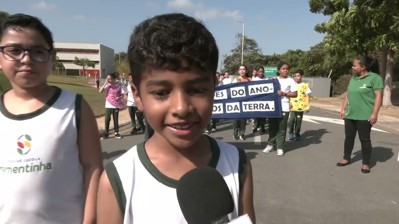 Alunos da Creche-Escola Sementinha brilham em desfile cívico com tema ‘O Universo’ 