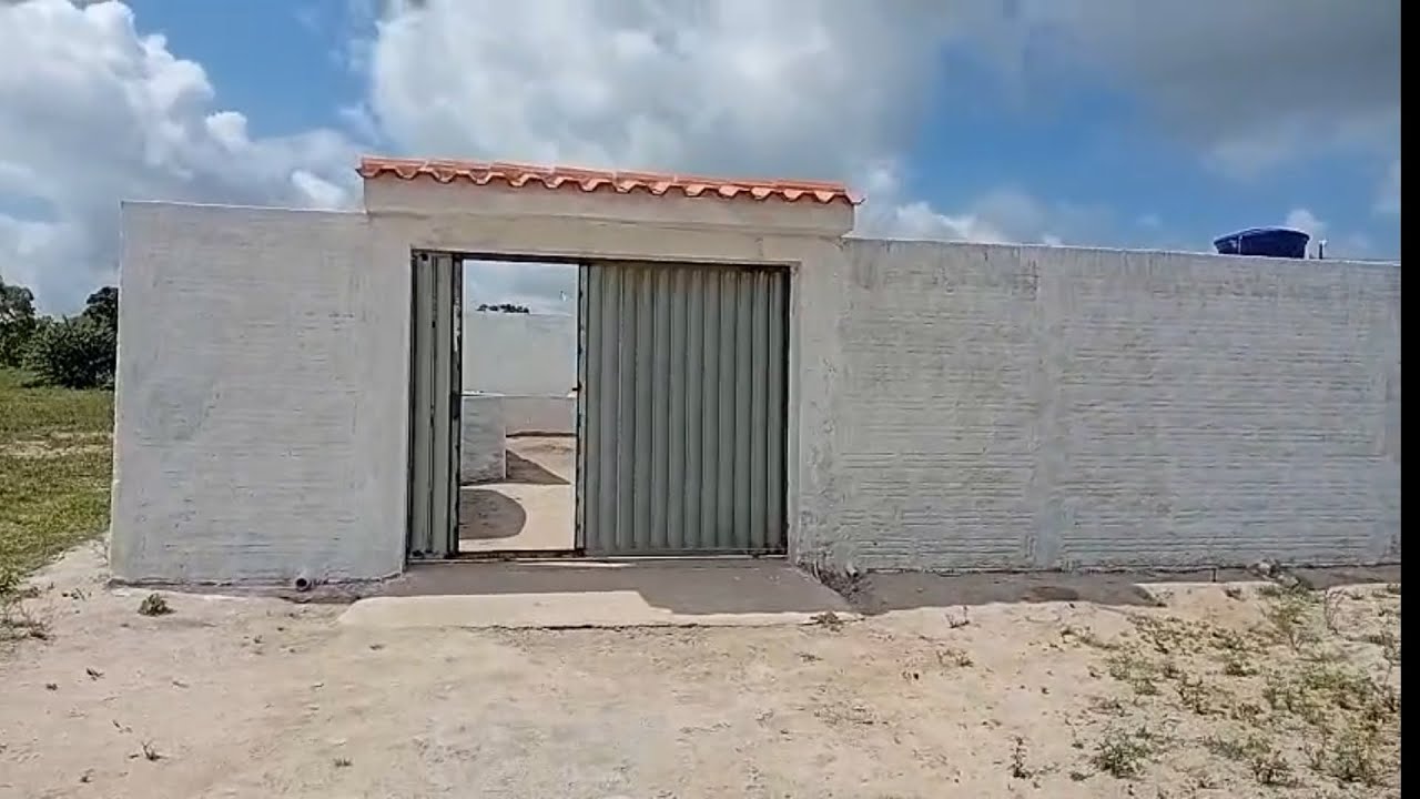 Vende-se essa casa na cidade de Jurema PE (082)88949279  85.000