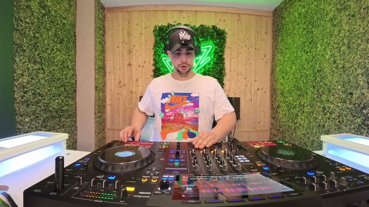 LATIN TECH HOUSE MIX 2026 - INSPIRED BY WADE, MARCO CAROLA & CLOONEE - (VIBRA MUSIC #91)