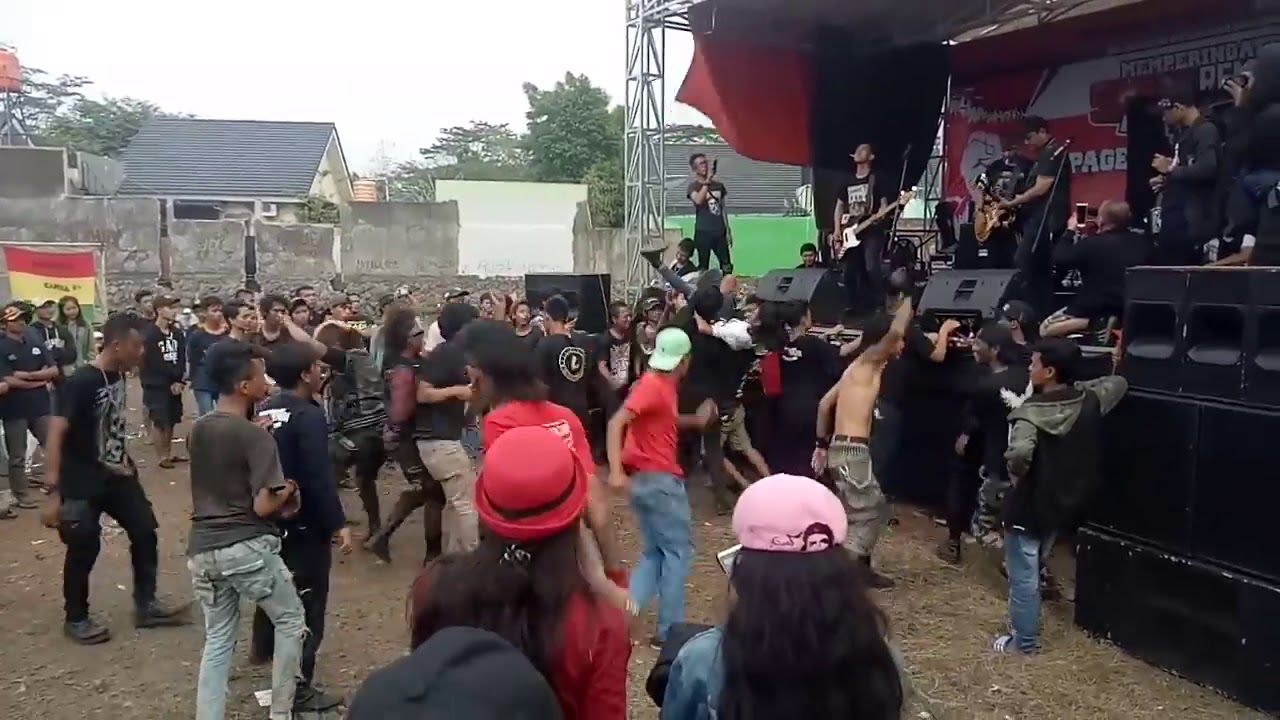 Detik detik anak punk rusuh