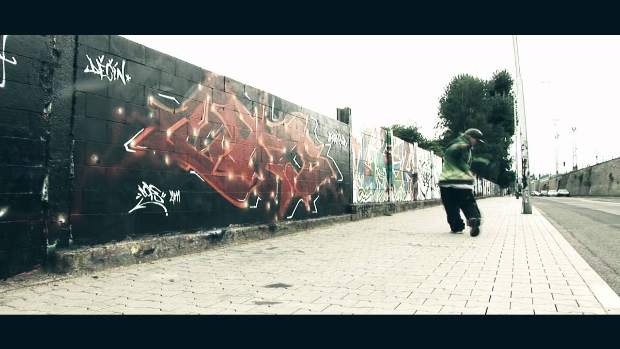 Ctiger - DJ Buzzty clown walk c-walk song 2011