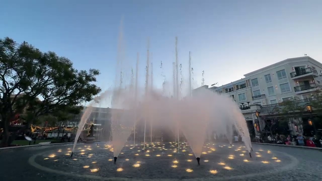 Americana at Brand Fountain - “It’s Not Unusual” (Dusk) 4K