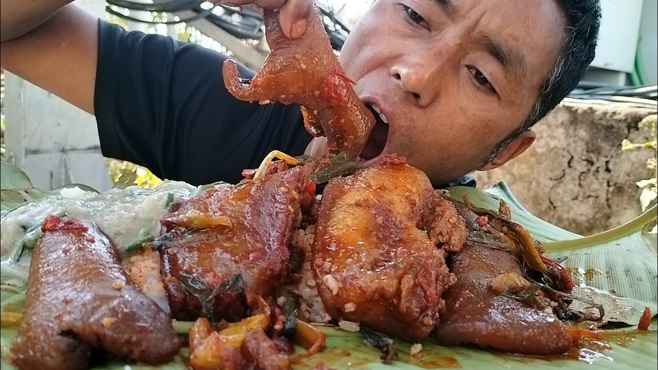 Smoked Pork with Beef,yam curry & Chutney.