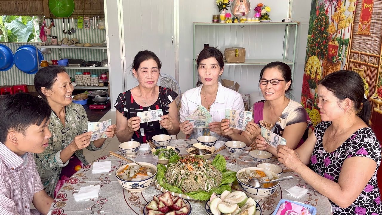 Cả Gia Đình Và Chị Kim Anh Nhận Được Món Quà Và Đơn Hàng Lớn Của Cô Phương Lê(Ở Mỹ)miếng Trộn Gà 