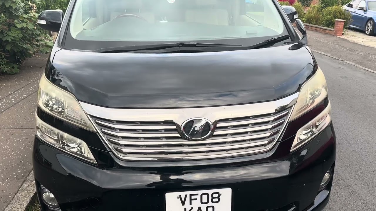 Return of the Alphard King as Toyota Vellfire is swiped by a bus.