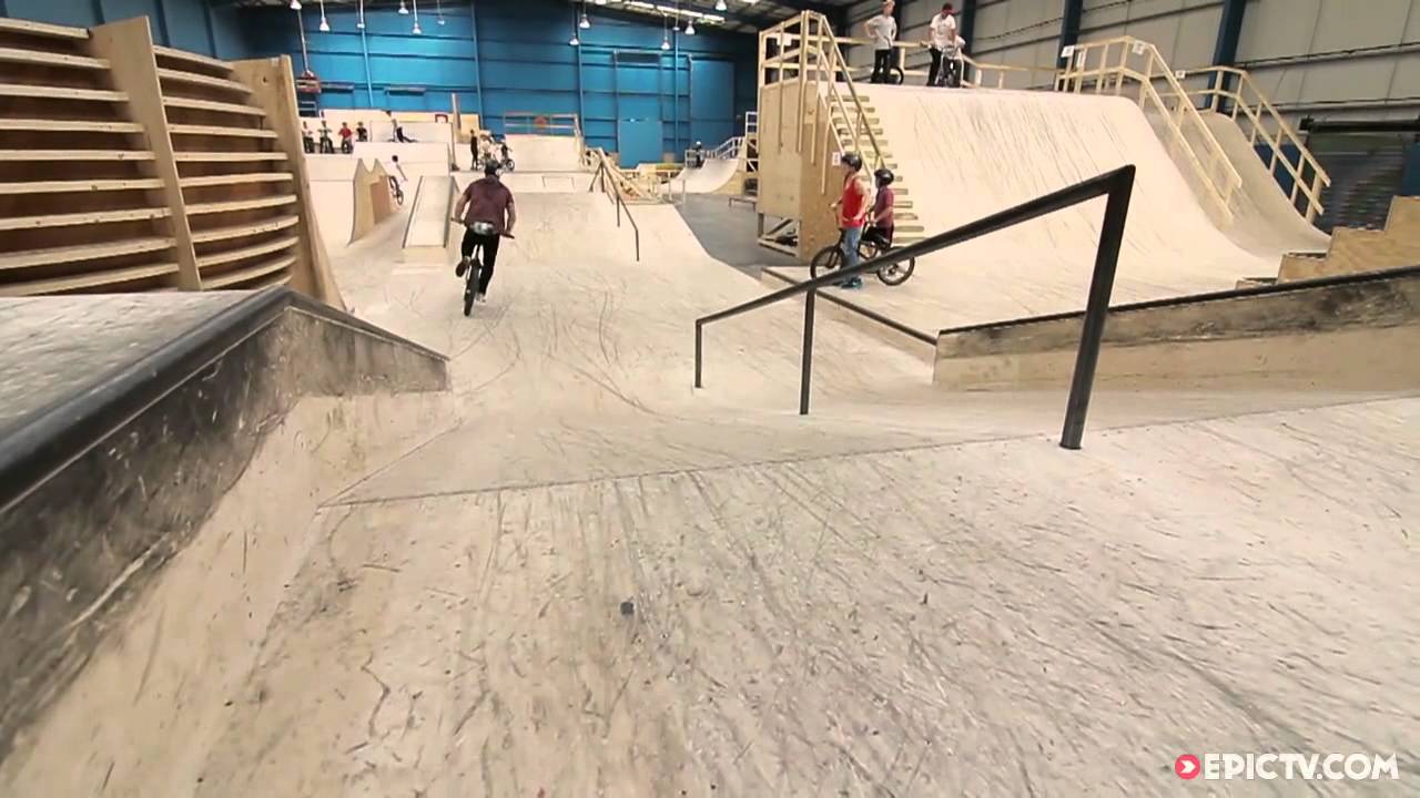 JAMES JONES AT RAMPWORLD | 10 TRICK TUESDAY, EP. 5