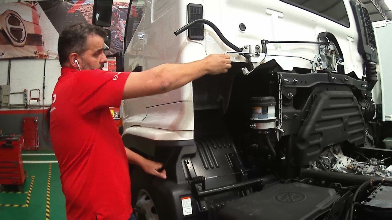 Como levantar cabina de Hino Serie 500 en forma segura