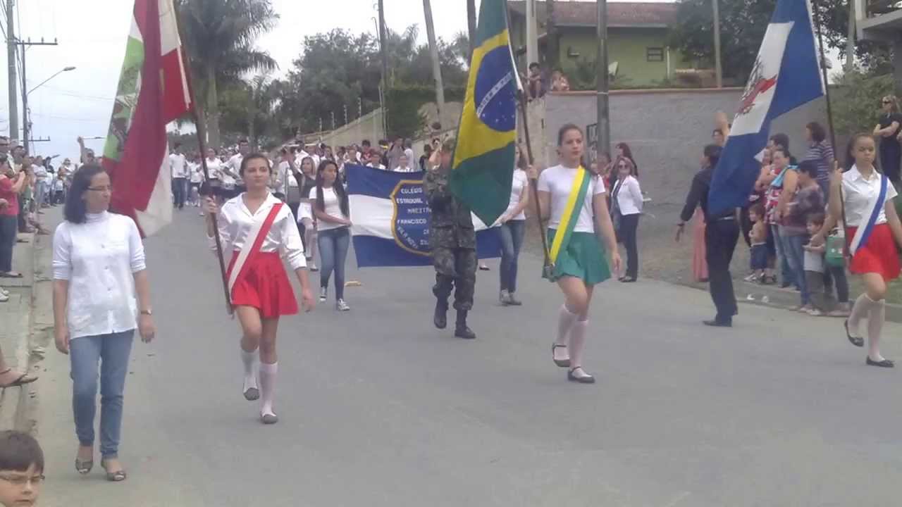 Semana Cívica 2013 em Joinville,SC Porta Bandeiras e Fanfarra da EEB Maestro Francisco M da Silva