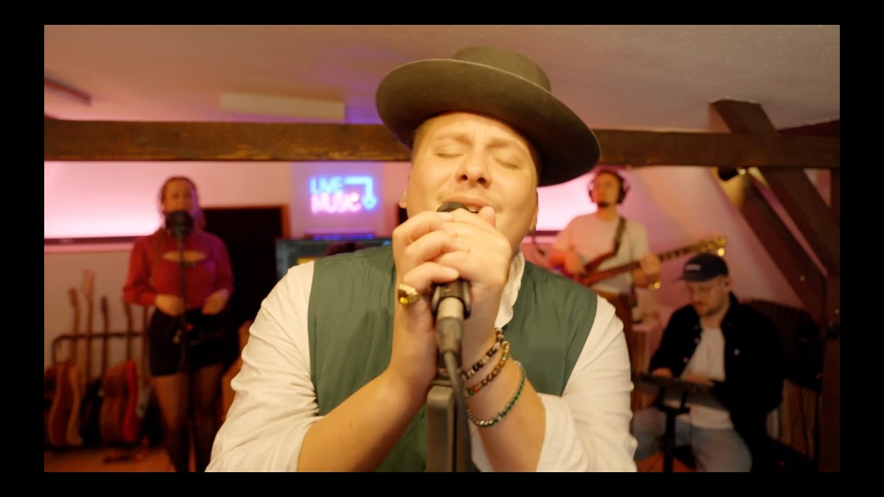 Attic Sessions feat. INTI - YOU AND I