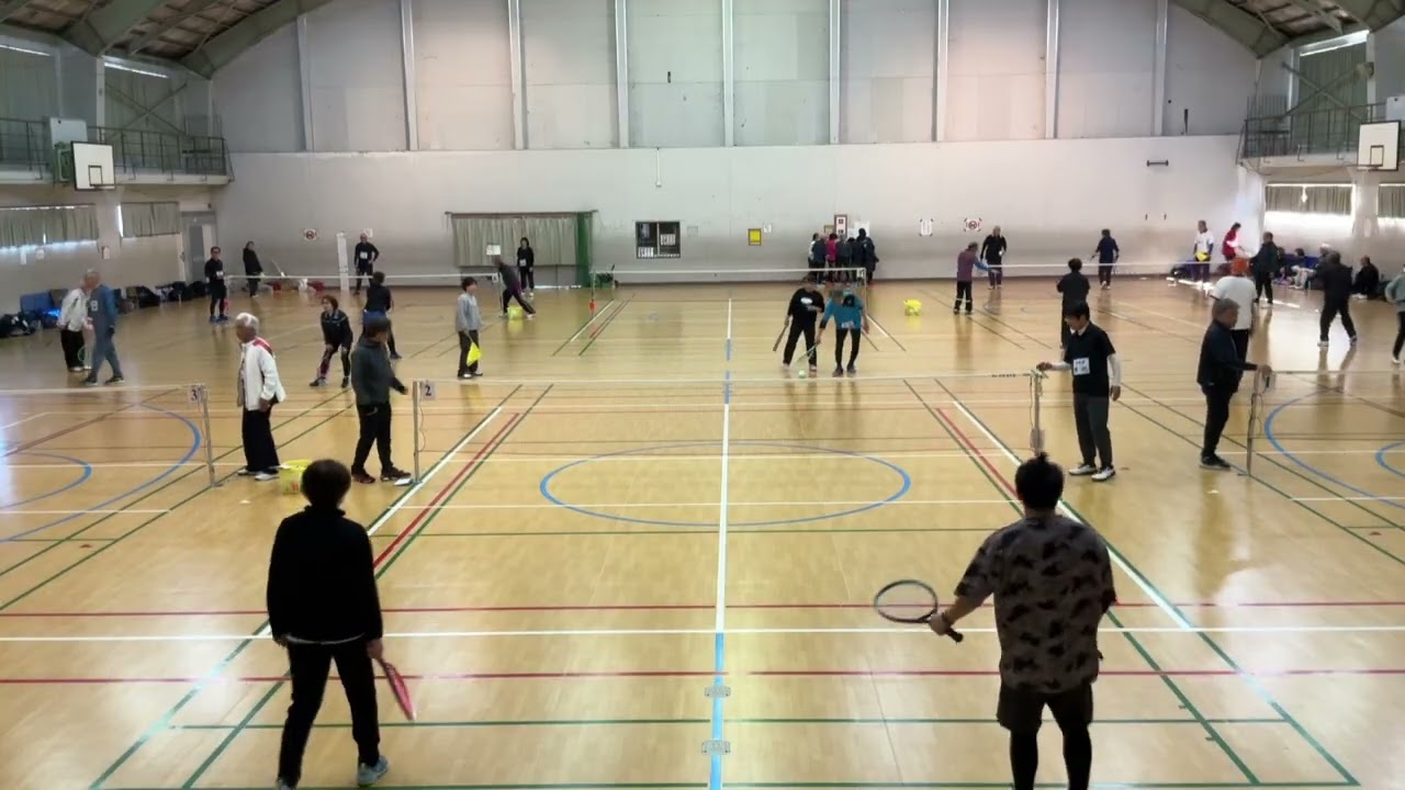 R8 1/12 ふれあい交流大会 フリー 2コート 決勝リーグ1回戦　中田•菅ペア VS 菊池•松崎ペア