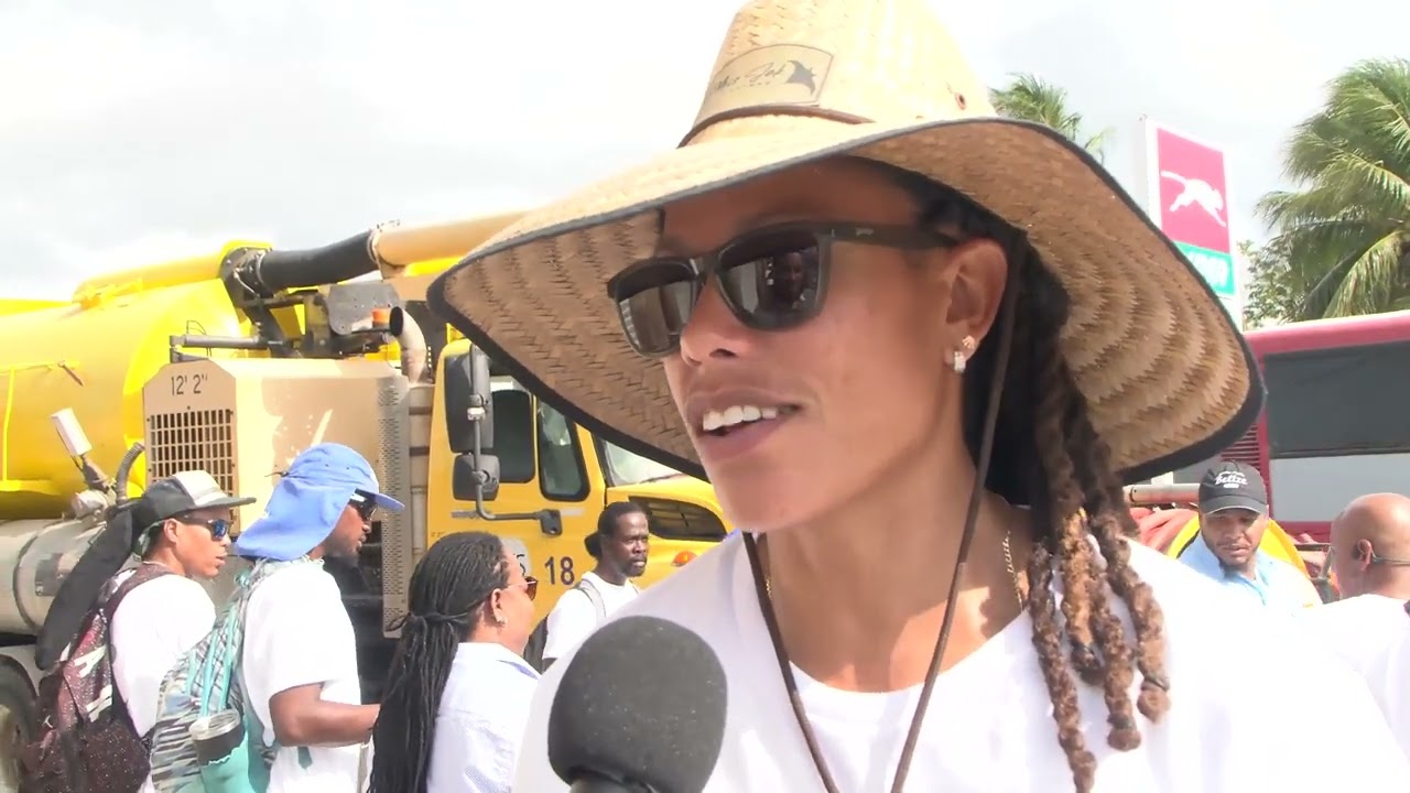 From Airconditioned Offices to Cleaning Drains, Mayor and Councilors Get Dirty