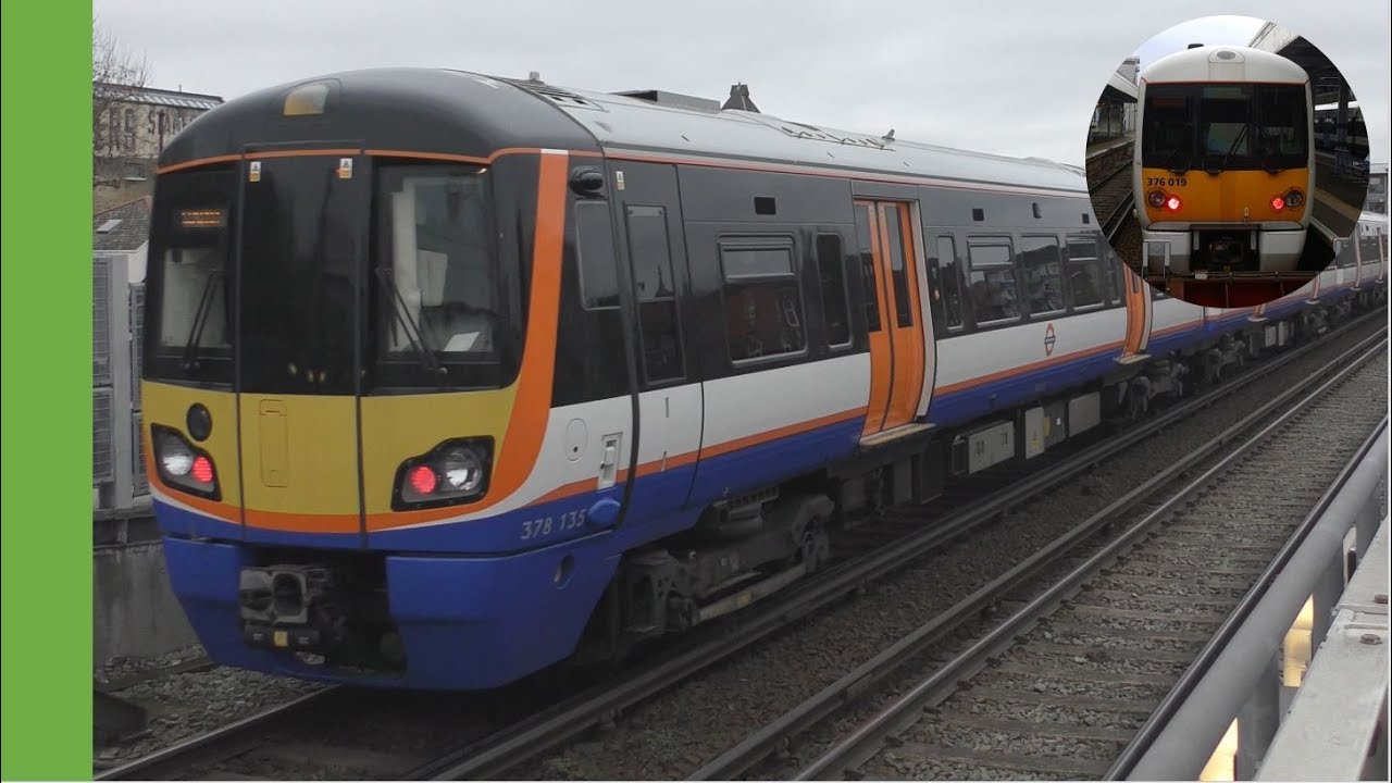 Trains at Hoxton