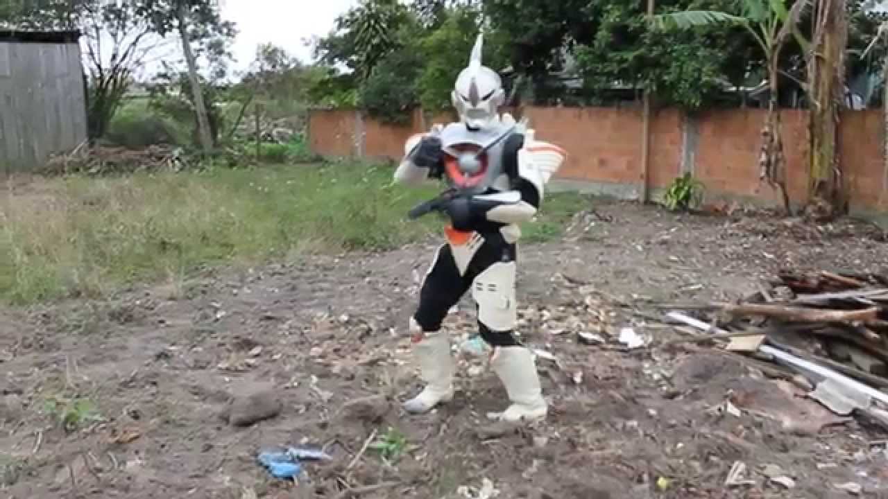 EDUARDO AUGUSTO VESTE VESTIMENTA ORIGINAL CYBERCOP LUCIFER