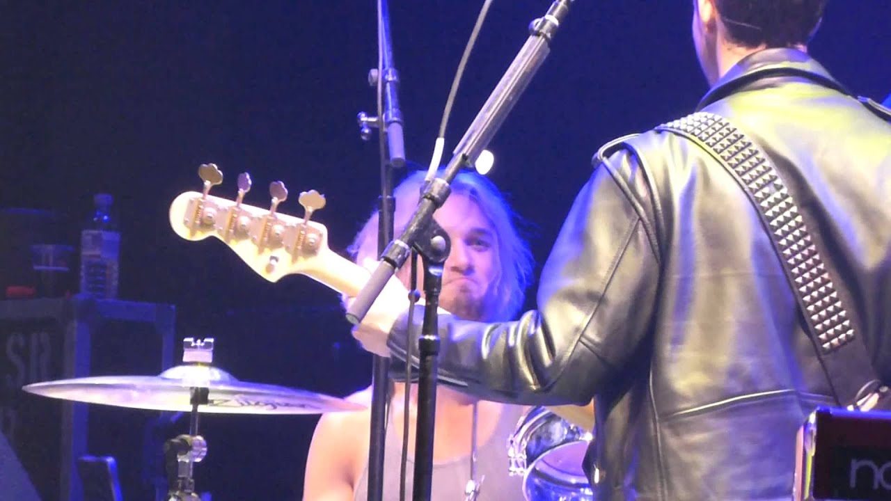 Halestorm - Here's to Us Live Birmingham NIA Arena 17.10.2013
