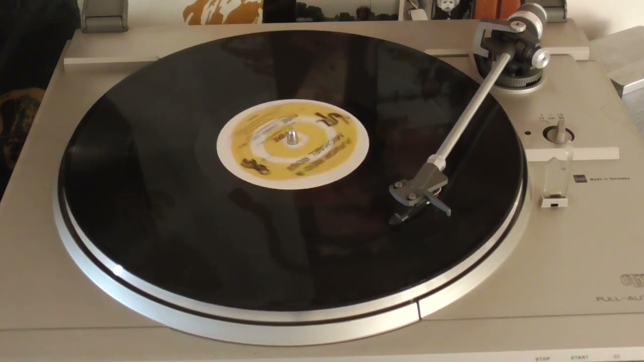 JUNIOR REID  &   MICHAEL ROSE  -    FIRE   +  FIRE (dancehall mix)