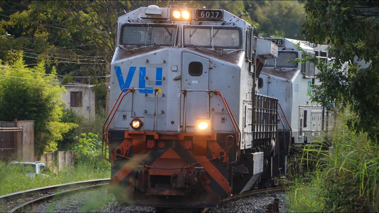 IMPRESSIONANTE o trem carregado SUBINDO UMA SERRA em Itaúna-MG, Corredor Centro Leste, 5 LOCOMOTIVAS