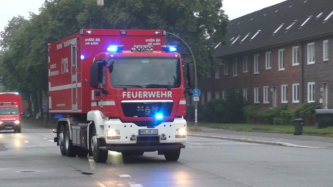 Feuer auf Recyclinghof | Einsatzfahrten BF + FF + DRK Neumünster