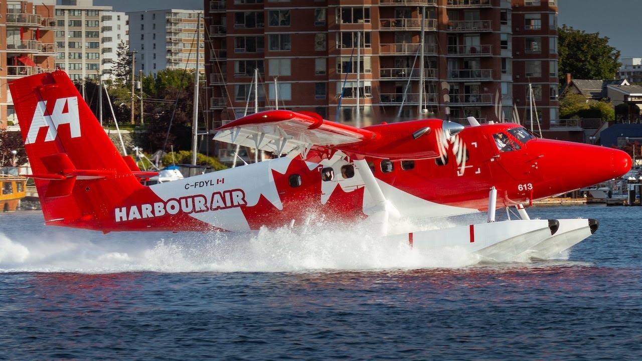 Evening Seaplane Rush Hour at Victoria Inner Harbour (CYWH)