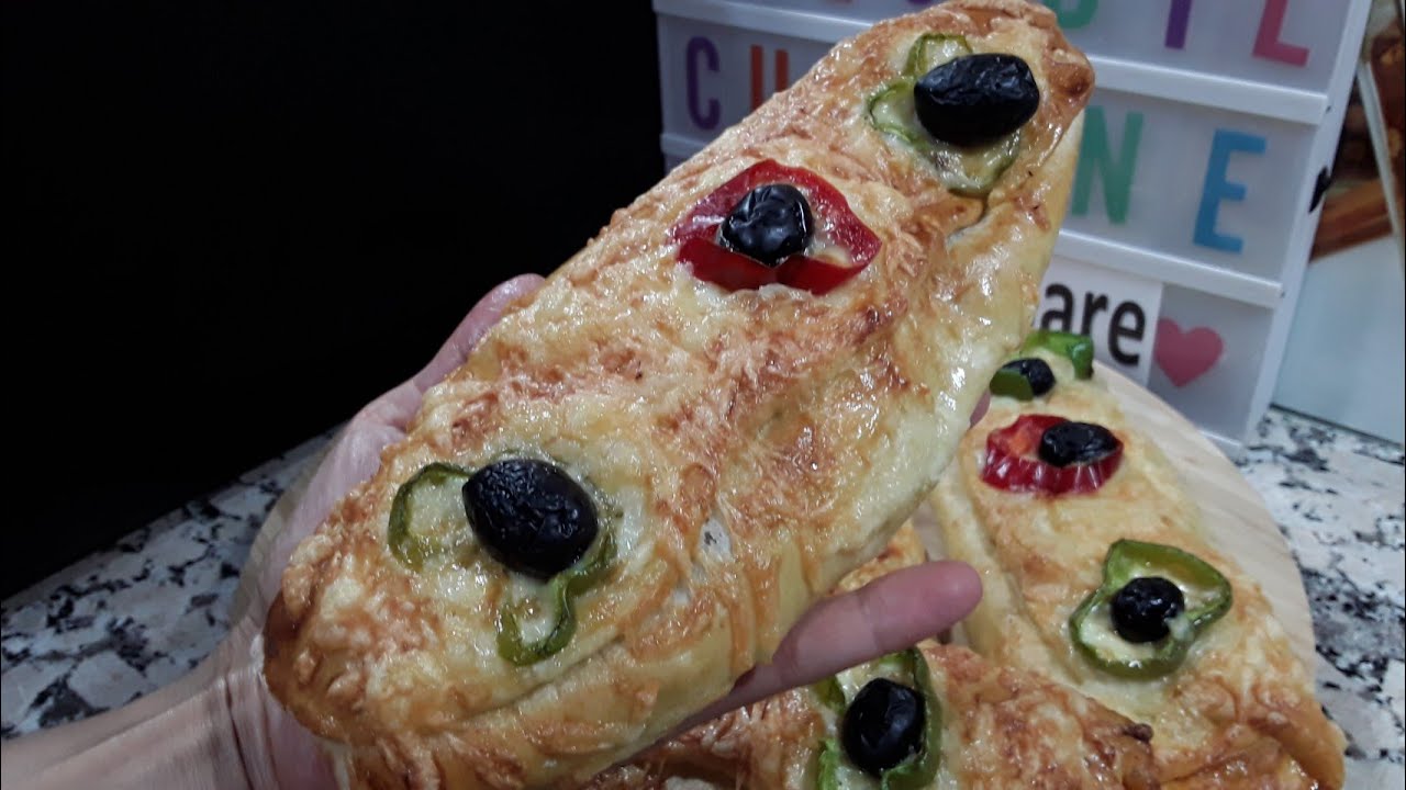 عمل البيتزا سندويش الشهية وانا متأكدة بانها ستعجب الجميع Pizzwich😃😃😃