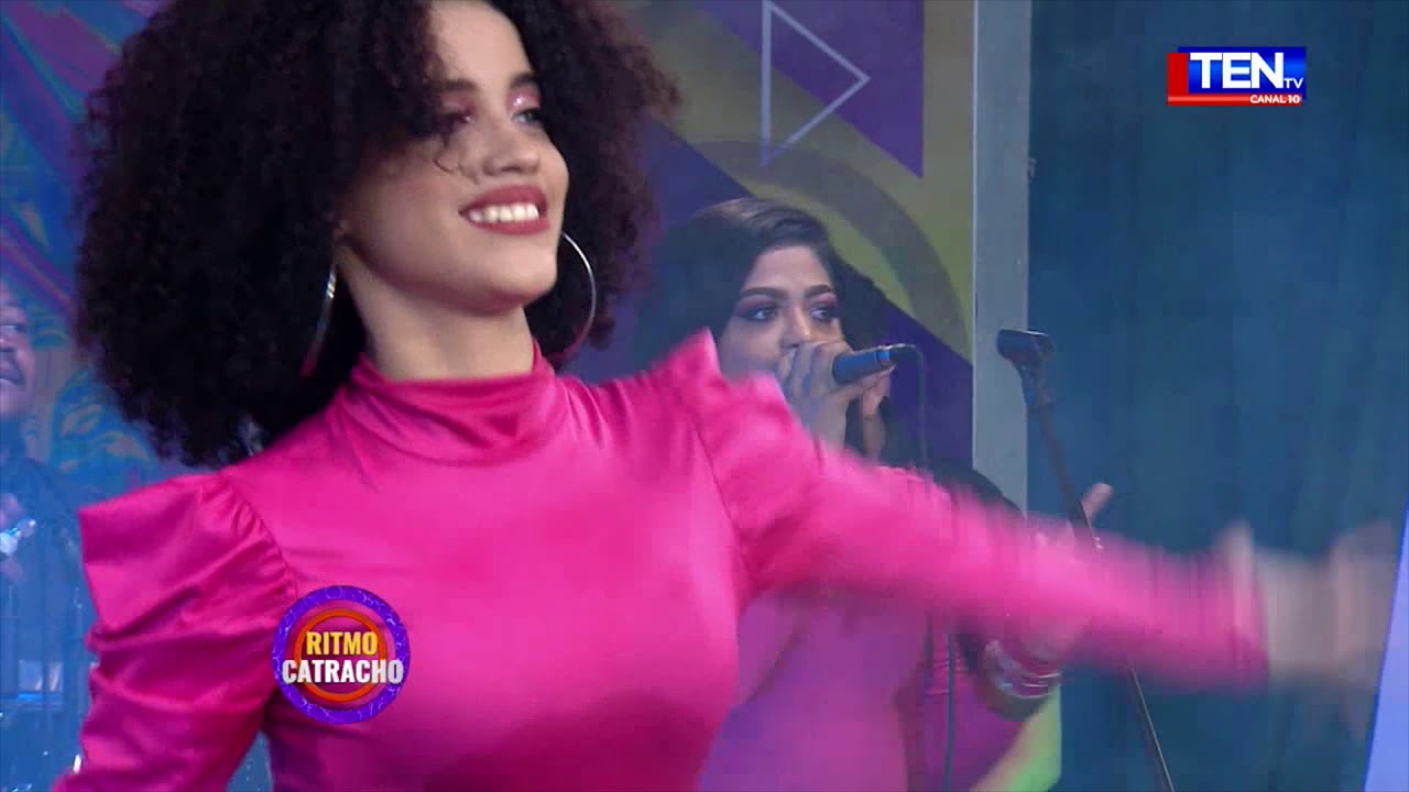DAME UN BESO LAS CHICAS ROLANDS EN VIVO RITMO CATRACHO