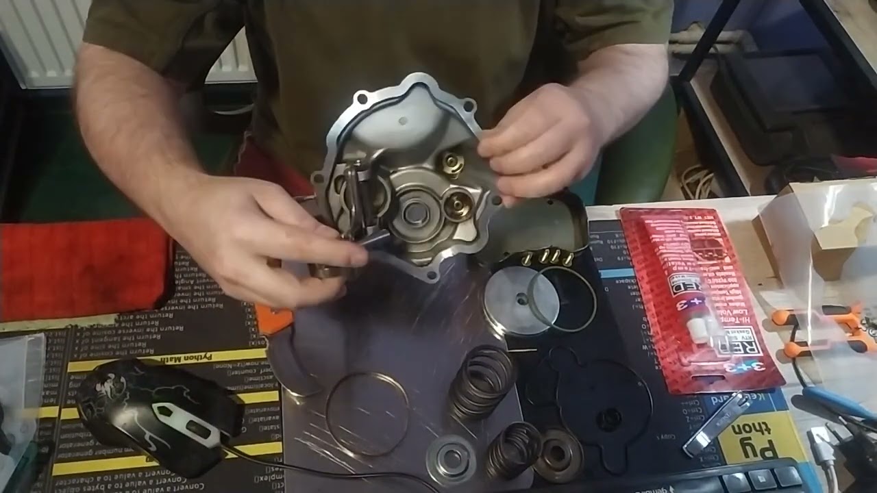 DIY Camper build | Mercedes-Benz 208D OM601 | Ремонт вакуумного насоса - 1