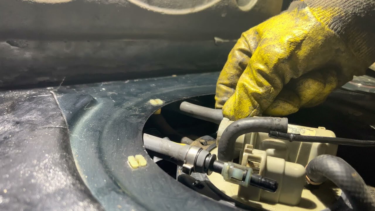 Land Rover Freelander TD4 fuel tank - Land Rover Freelander TD4 in tank fuel pump