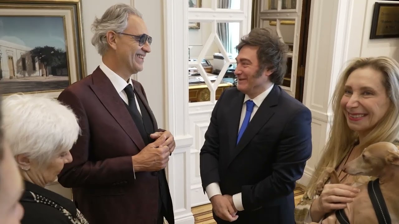 El Presidente Milei recibió al tenor italiano Andrea en Casa Rosada