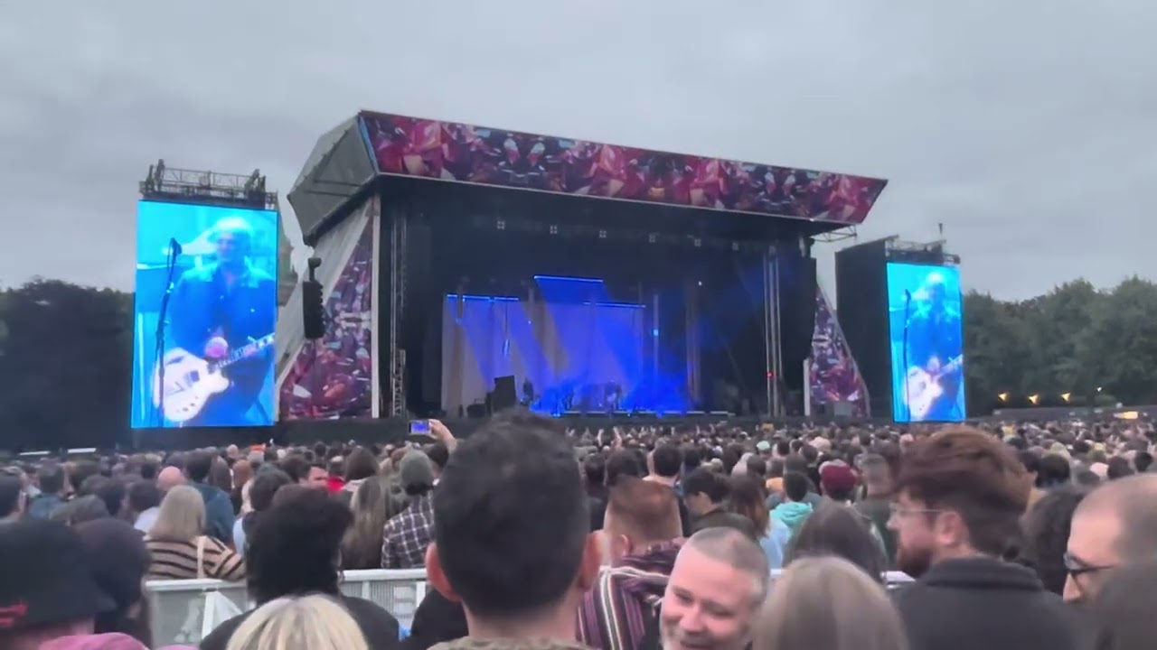 Queens of the Stone Age - Intro/“Regular John”(Live in Dublin)
