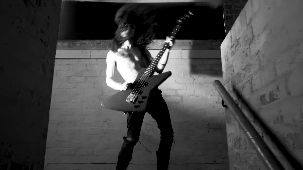 Fallin' - W&Auml;LKER (Official Music Video)