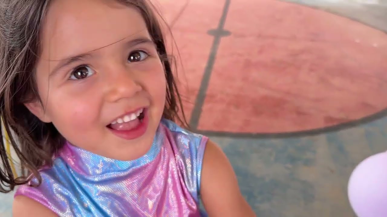 🎂🎈 A super festa de aniversário da Lara e da Lívia! 🎉✨