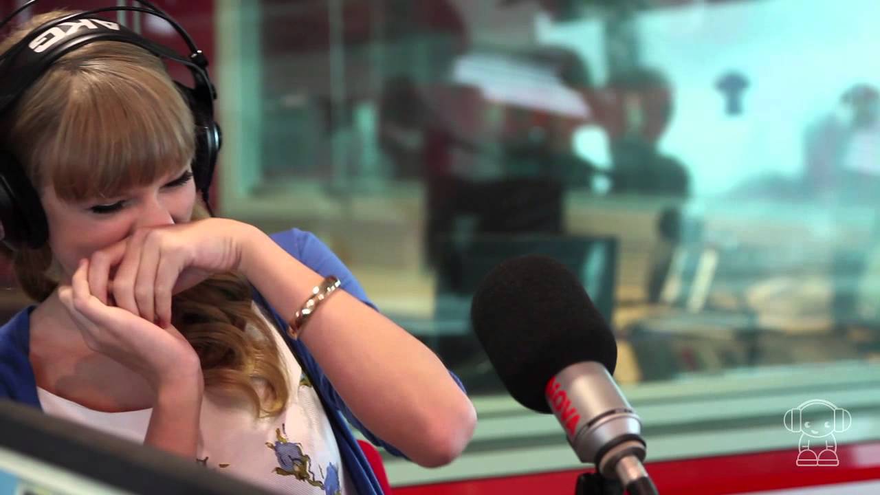 Taylor Swift's hilarious reaction to Wippa singing 