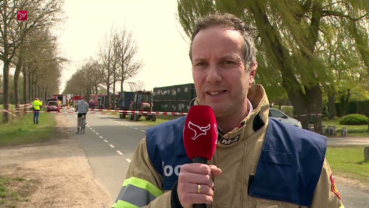 Grote brand bij boerenbedrijf Drietorensweg in Ens grotendeels geblust
